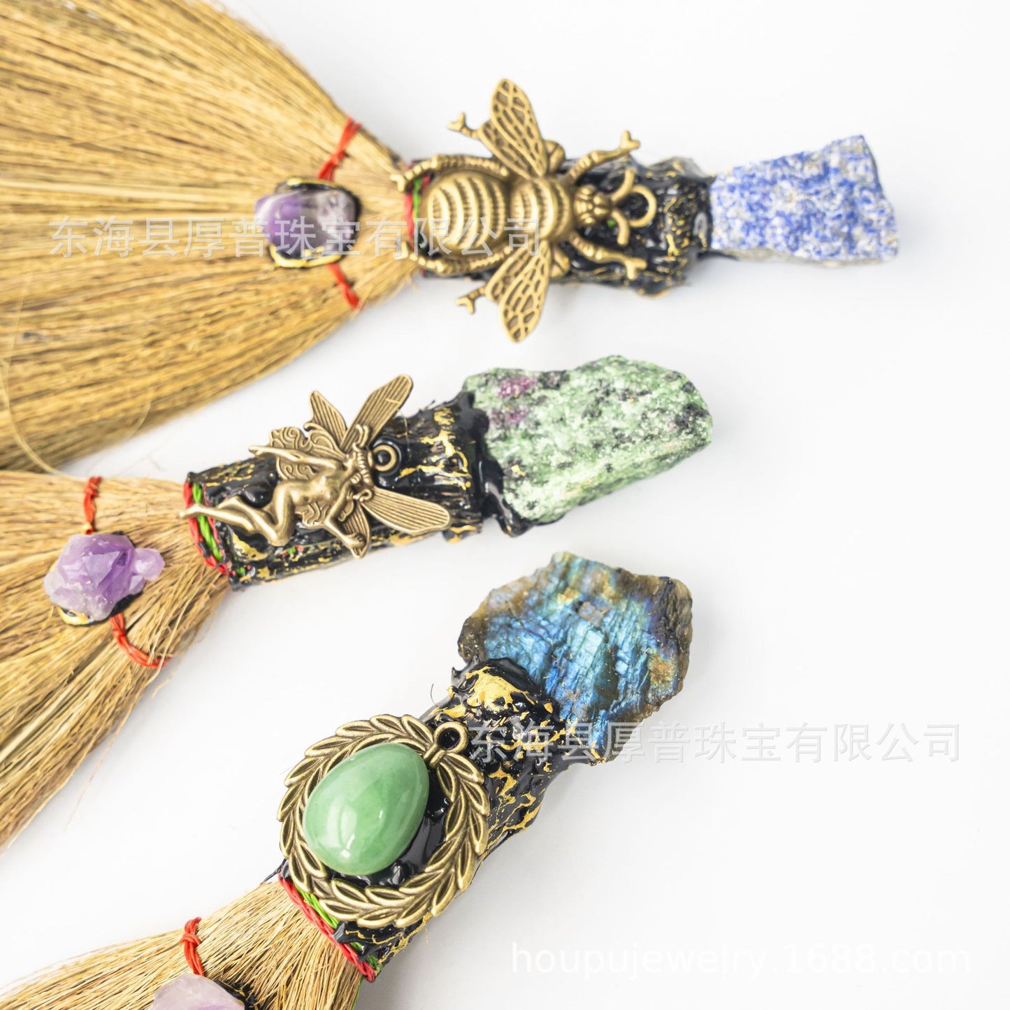 Cross-border hot-selling natural crystal rough stone amethyst cluster mini broom handmade Halloween witch magic broom pendulum