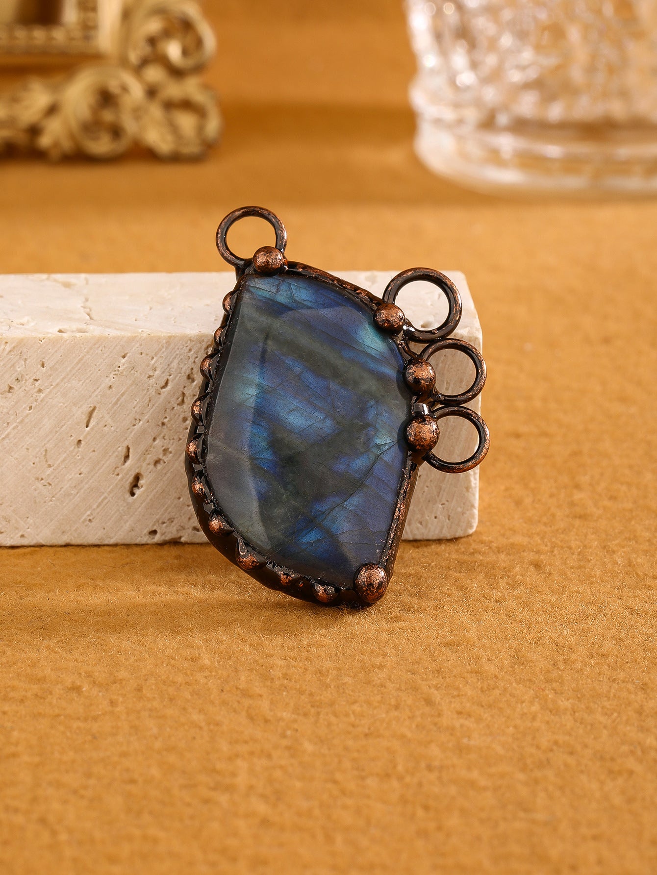 A variety of European and American retro style natural elongated stone original design bronze sweater chain pendant random shape