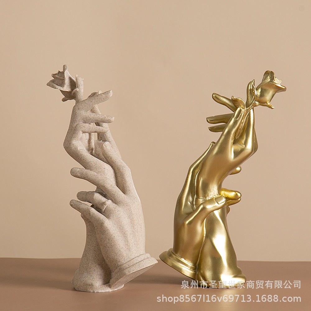 北欧简约现代携手玫瑰结婚礼物创意家居客厅酒柜工艺装饰品摆件设