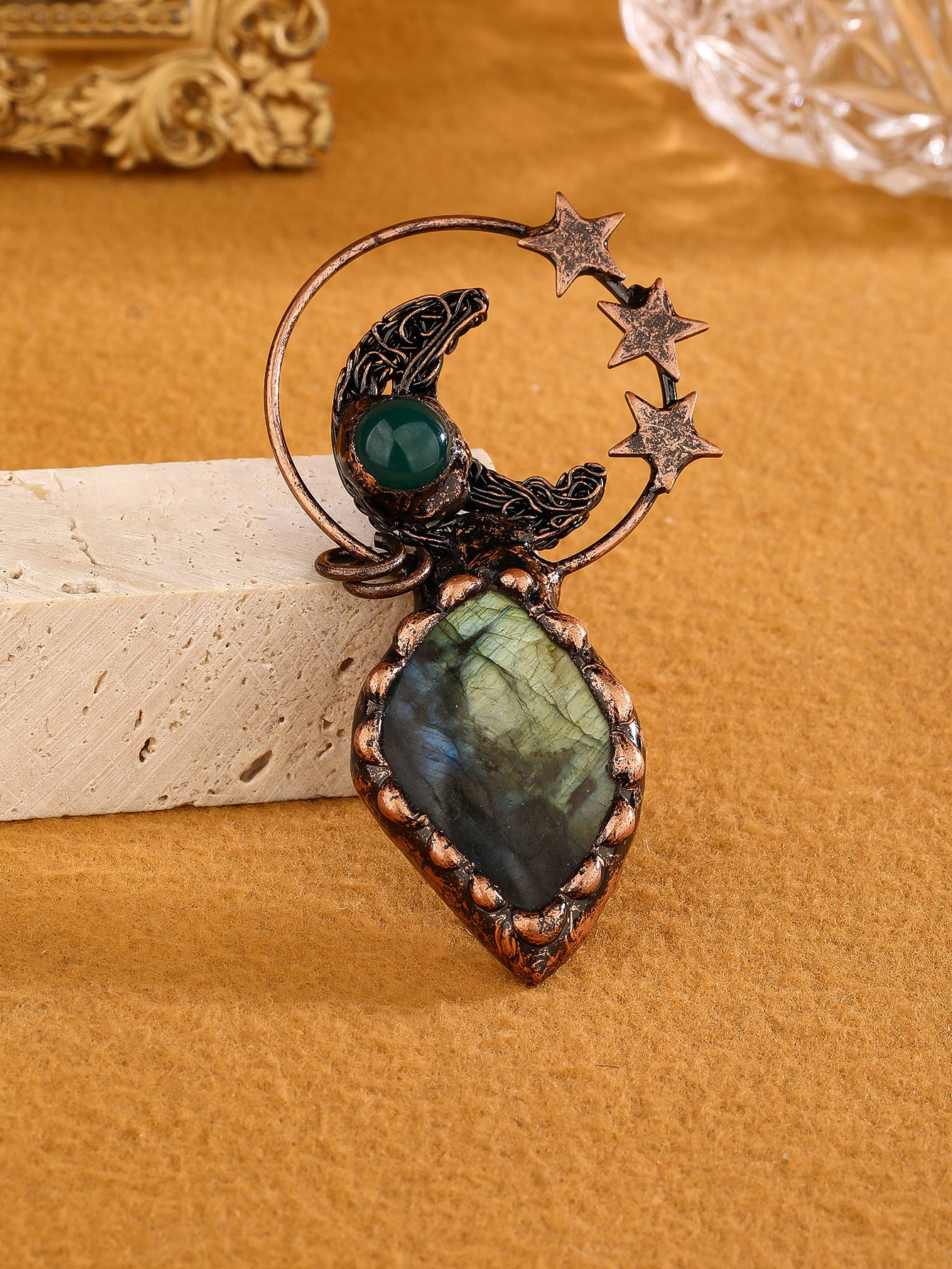 A variety of European and American retro style natural elongated stone original design bronze sweater chain pendant random shape
