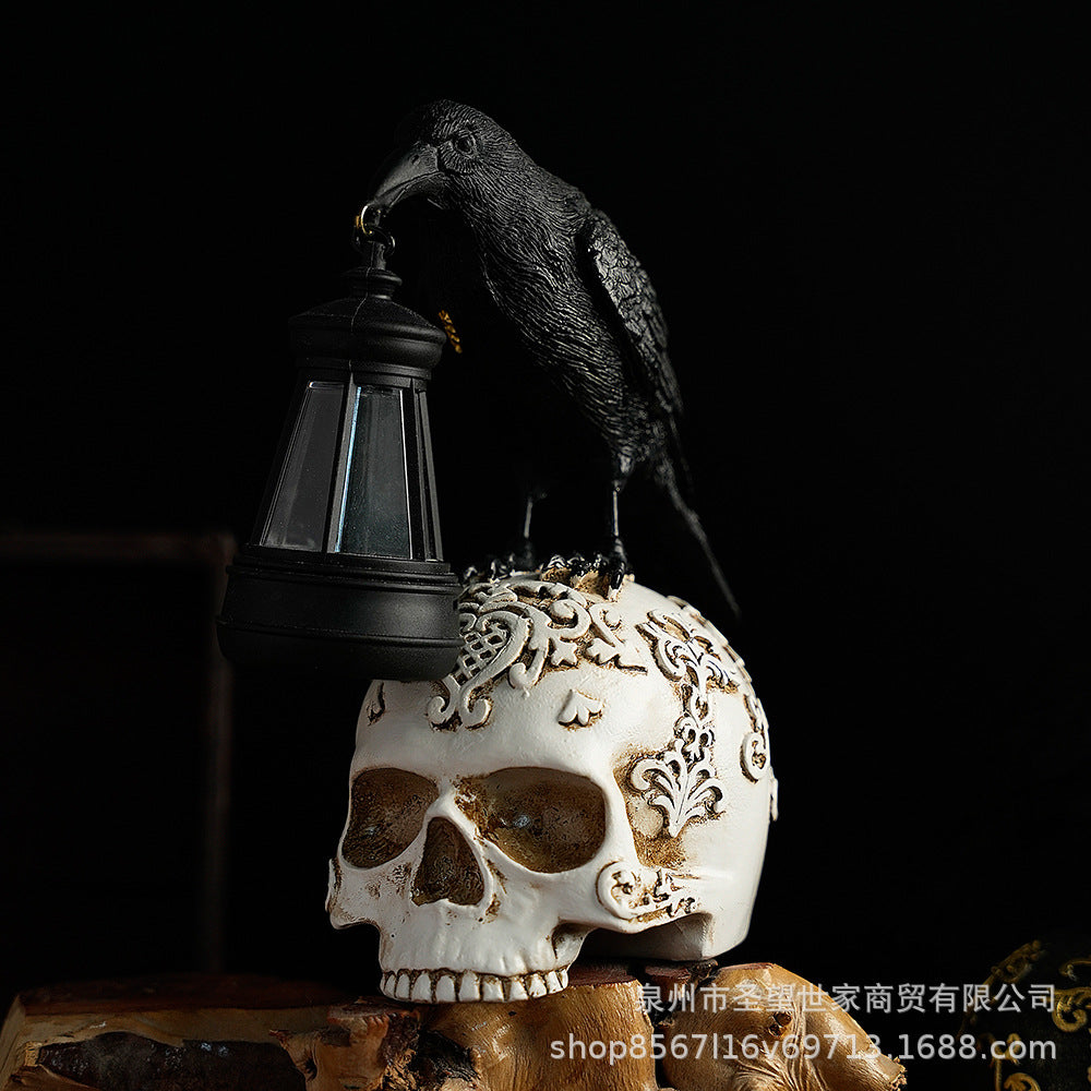 跨境新品万圣节乌鸦摆件复古桌面骷髅道具树脂摆件太阳能鬼节装饰