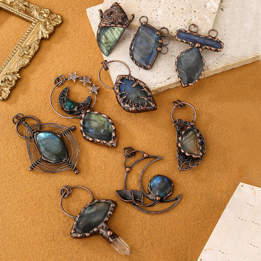 A variety of European and American retro style natural elongated stone original design bronze sweater chain pendant random shape